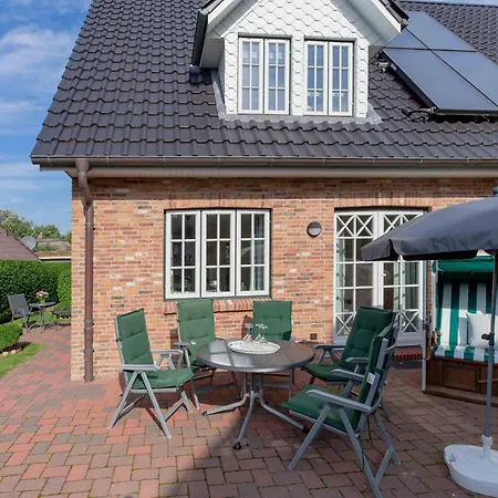 Holiday home Haus Landleben Borgsum